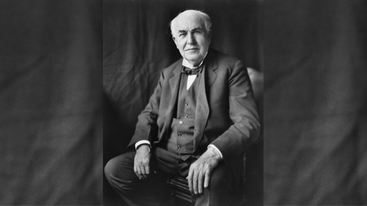 Did Edison accidentally invent graphene with an 1879 light bulb