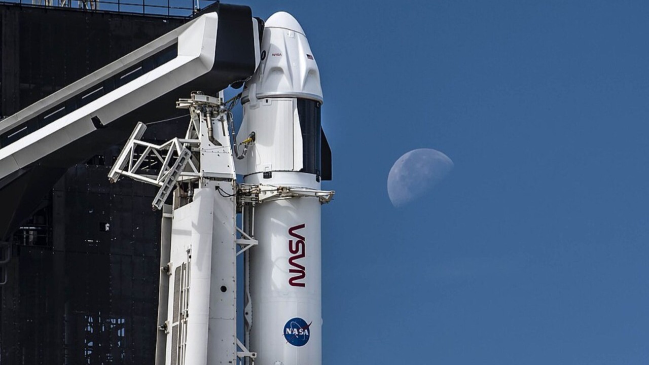 Image Credit: SpaceX – https://images.nasa.gov/details-KSC-20211027-PH-SPX02_0001, via Wikimedia Commons, CC0
