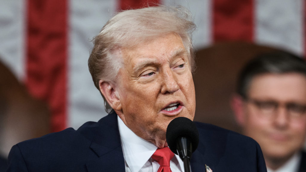 “He’s a Communist!” — Trump Blasts “Pedophile Protector” Heckler as a Communist, Claims “I Didn’t Even Hear the Guy”