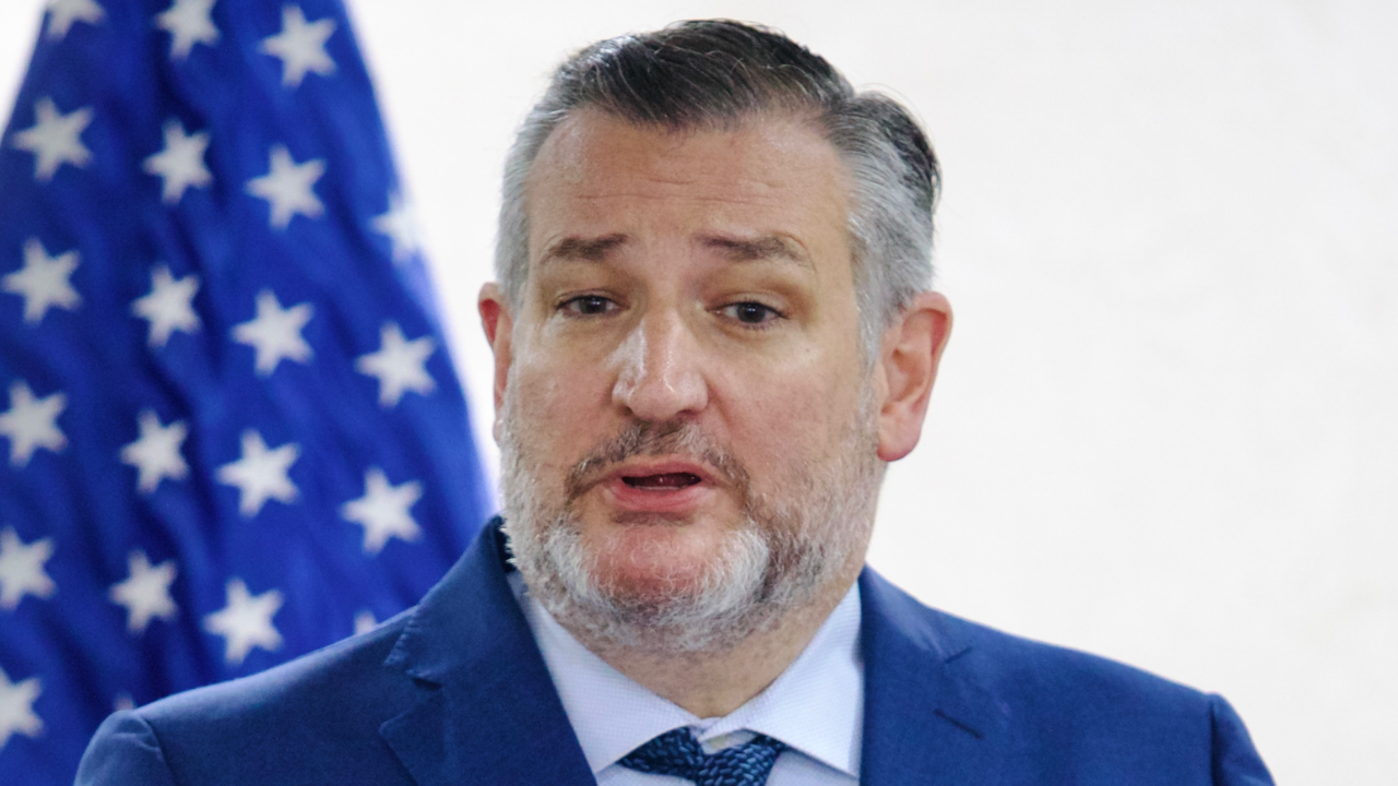 Cruz Says He Wants Iranian Protesters Armed Because "It's Not Fair" to Expect Protesters With Rocks to Stand Up to Soldiers With Machine Guns