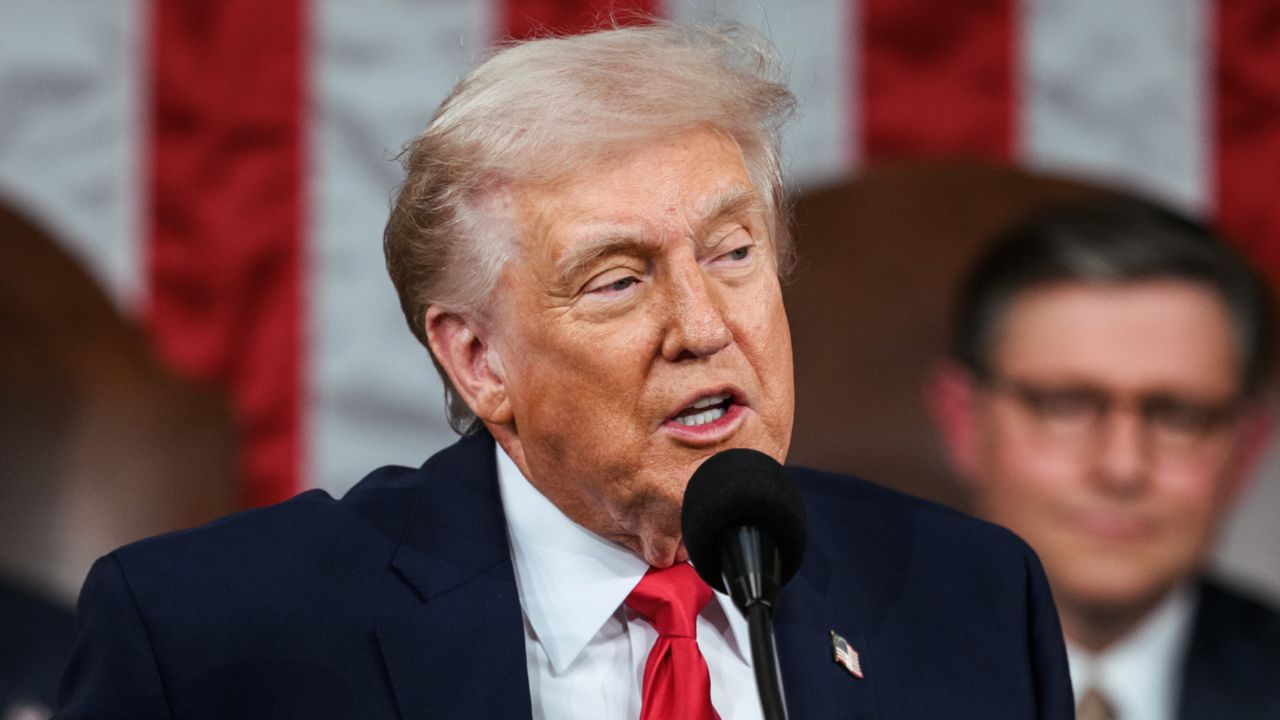 Trump Says "We'd Be Able to Do Business With Both" Once "Russia and Ukraine Make a Deal" When Asked About Russia Wanting to Invest in Alaska Natural Gas