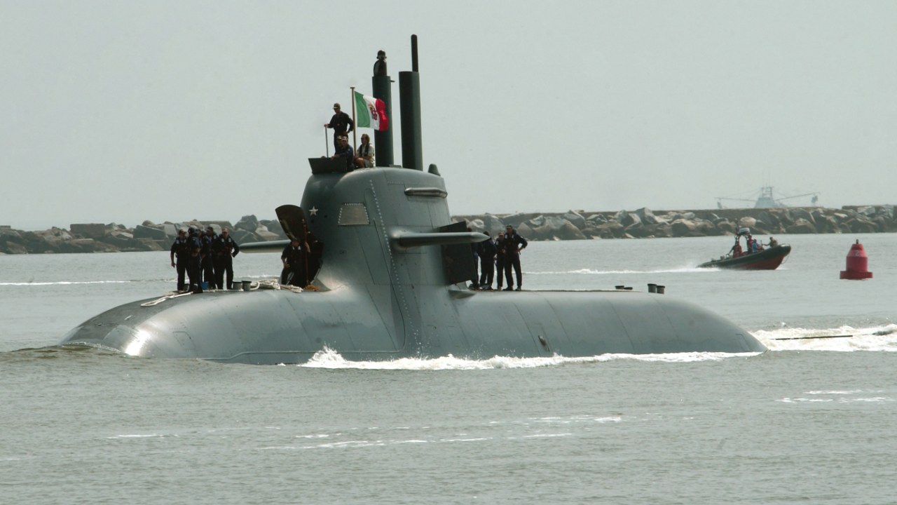 The Italian Navy submarine ITS Salvatore Todaro (S 526), lead boat of the earlier U212A class, arrives at Naval Station Mayport, Florida, on July 11, 2008.