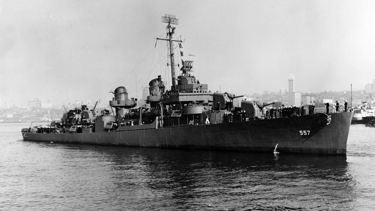 USS Johnston destroyer underway off Seattle in 1943