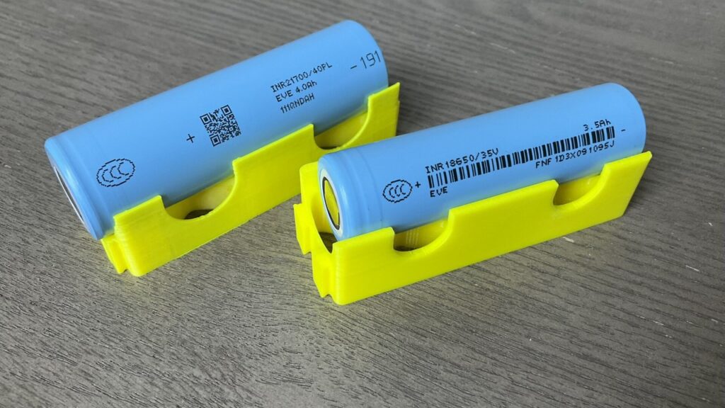 Cylindrical lithium-ion cells of the general type used in rechargeable devices. Not a recalled HotHands product.