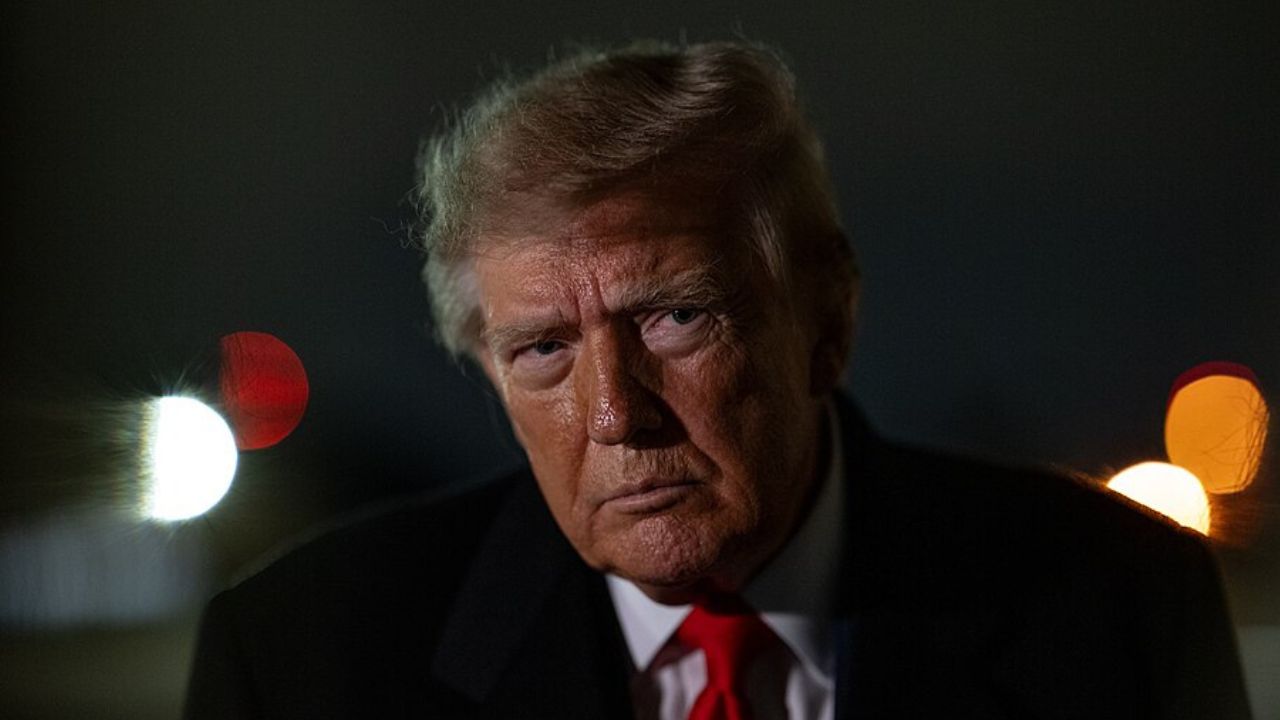 Trump Says "I Wouldn't Tell You if I Did Know" After Reporter Presses Him on Who Restricted Ukraine's Starlink Access