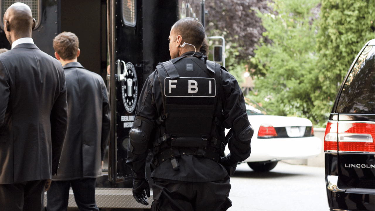FBI Arrests CIA Contractor Accused of Passing Top Secret Reports to Journalist He Was Dating