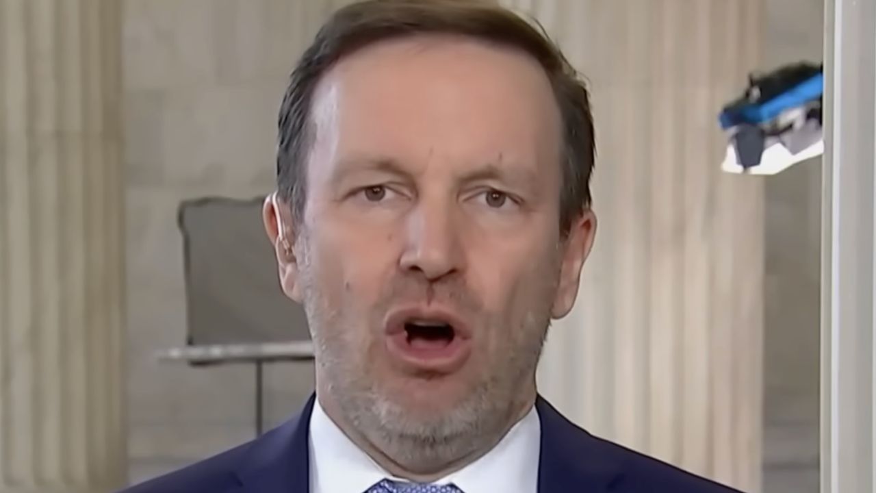 Sen. Murphy Says U.S. Companies Are "Making an Enormous Profit" Off the War and That a Democratic Congress "Should Do Something" About It